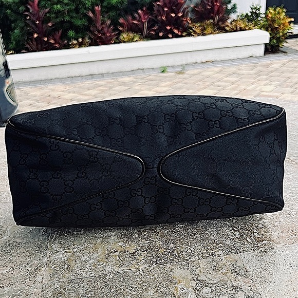 GUCCI - Limited Edition Vintage GG Shoulder Bag - Picture 7 of 12